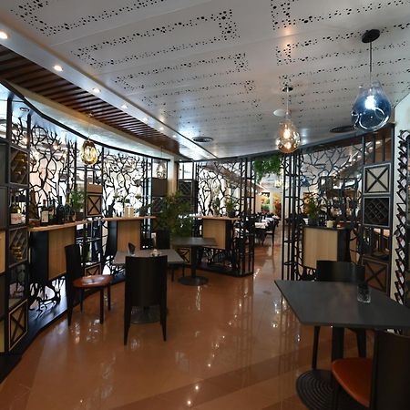 Hotel Celis บาร์ชิส ภายนอก รูปภาพ