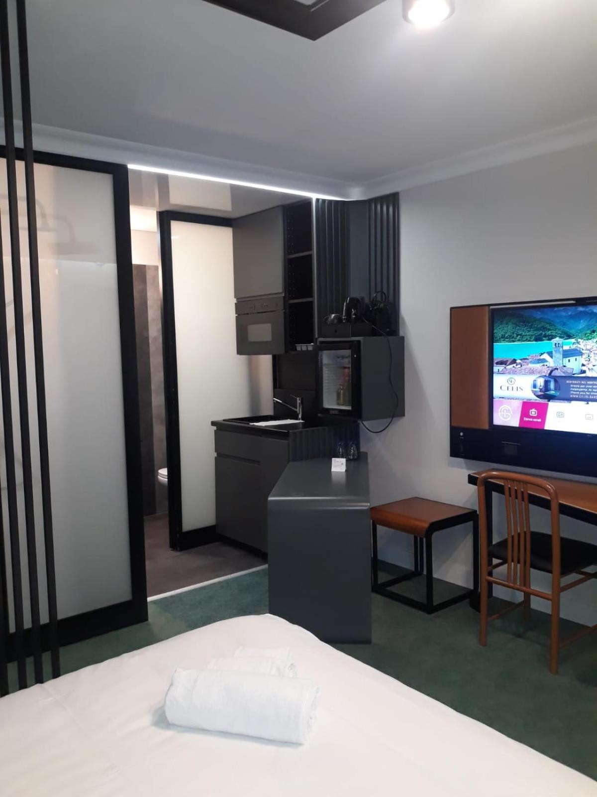 Hotel Celis บาร์ชิส ภายนอก รูปภาพ