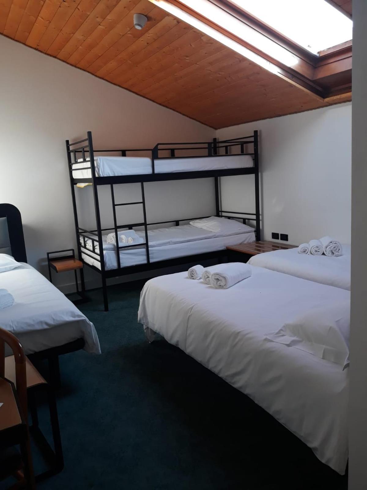 Hotel Celis บาร์ชิส ภายนอก รูปภาพ