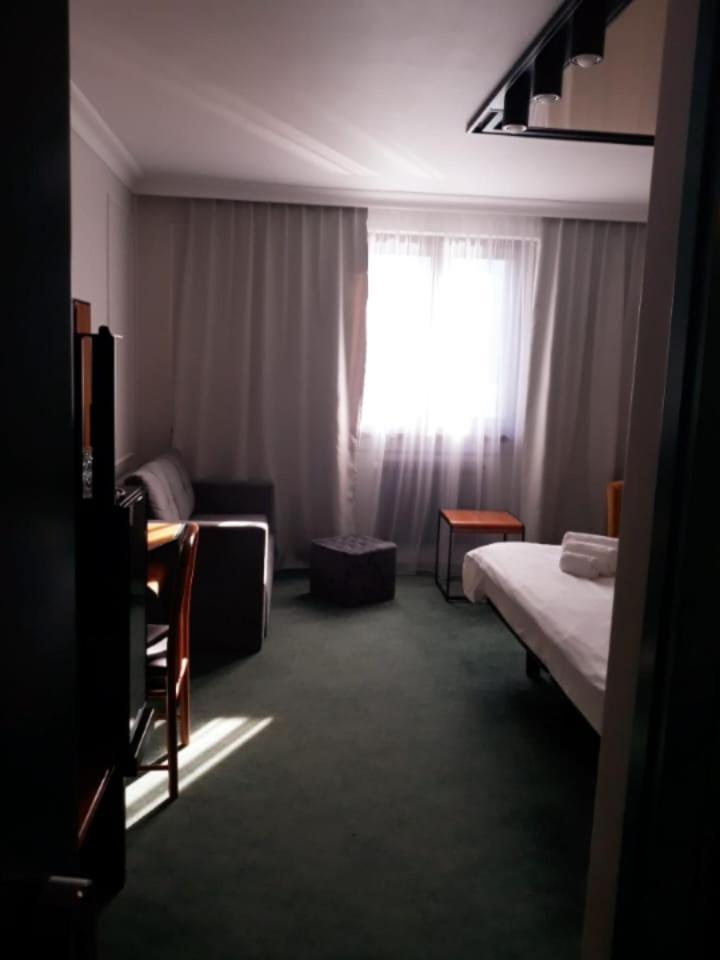 Hotel Celis บาร์ชิส ภายนอก รูปภาพ