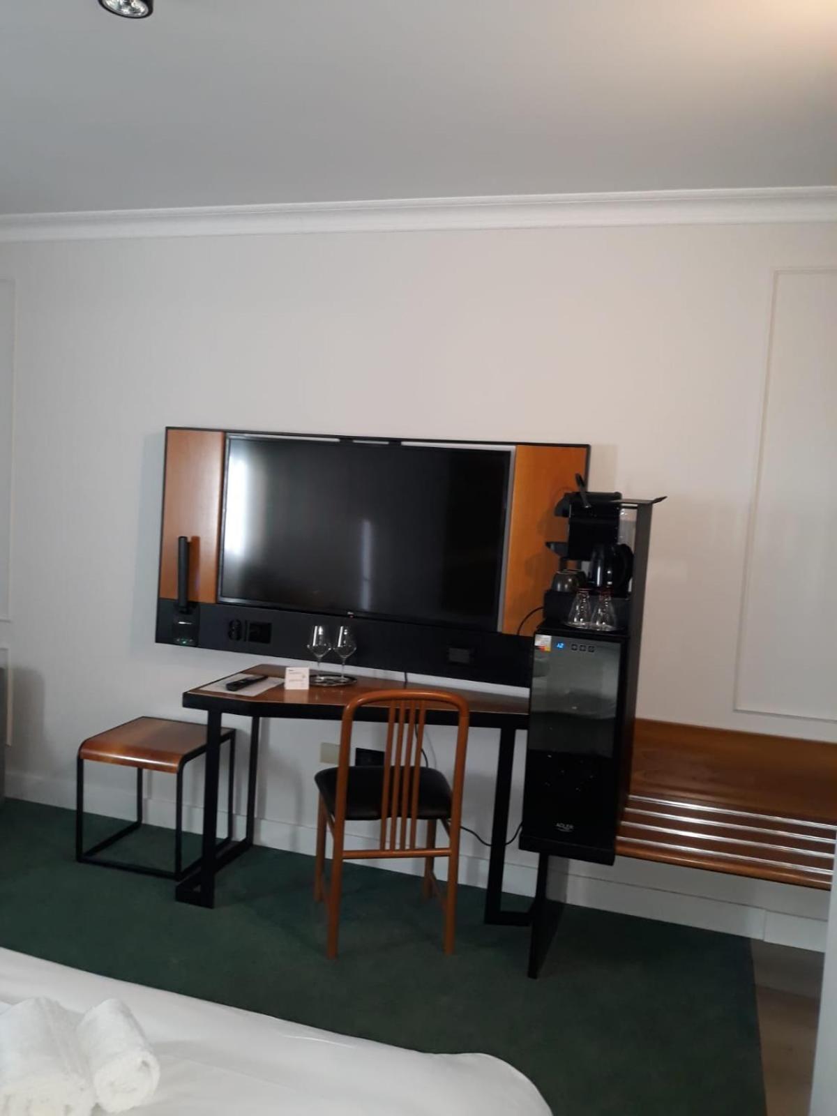 Hotel Celis บาร์ชิส ภายนอก รูปภาพ