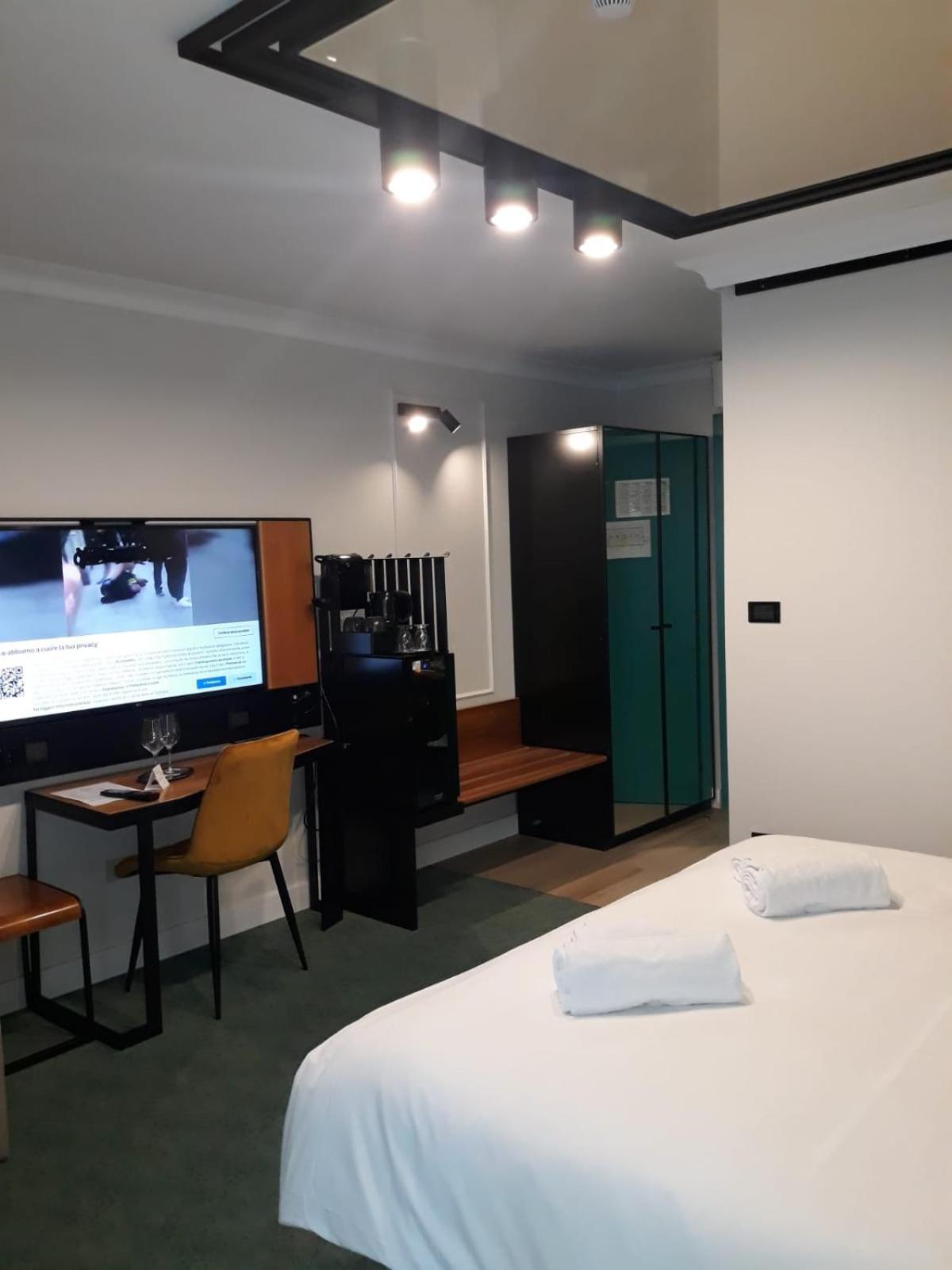 Hotel Celis บาร์ชิส ภายนอก รูปภาพ