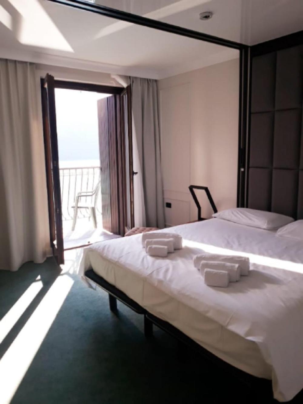 Hotel Celis บาร์ชิส ภายนอก รูปภาพ