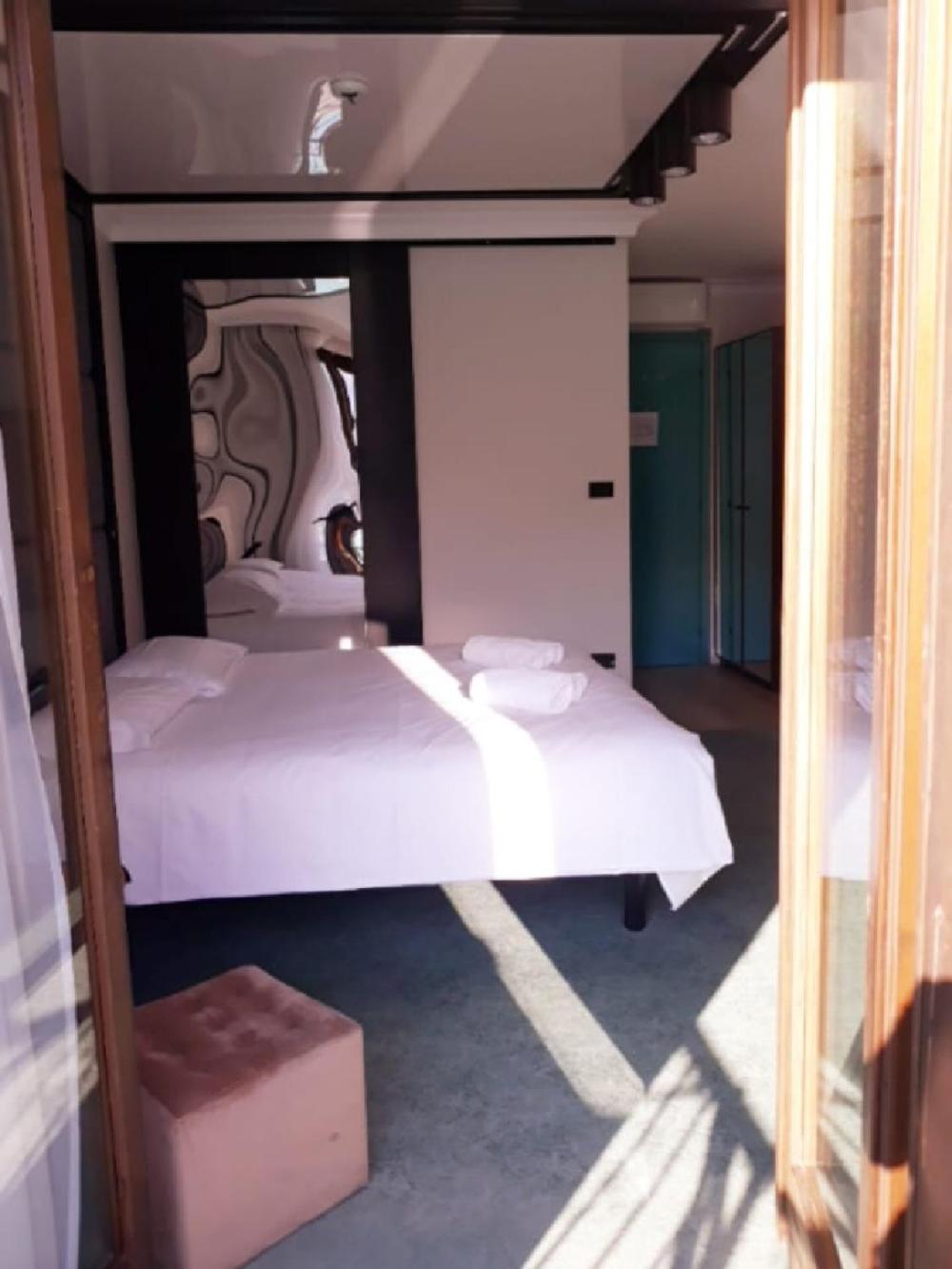 Hotel Celis บาร์ชิส ภายนอก รูปภาพ
