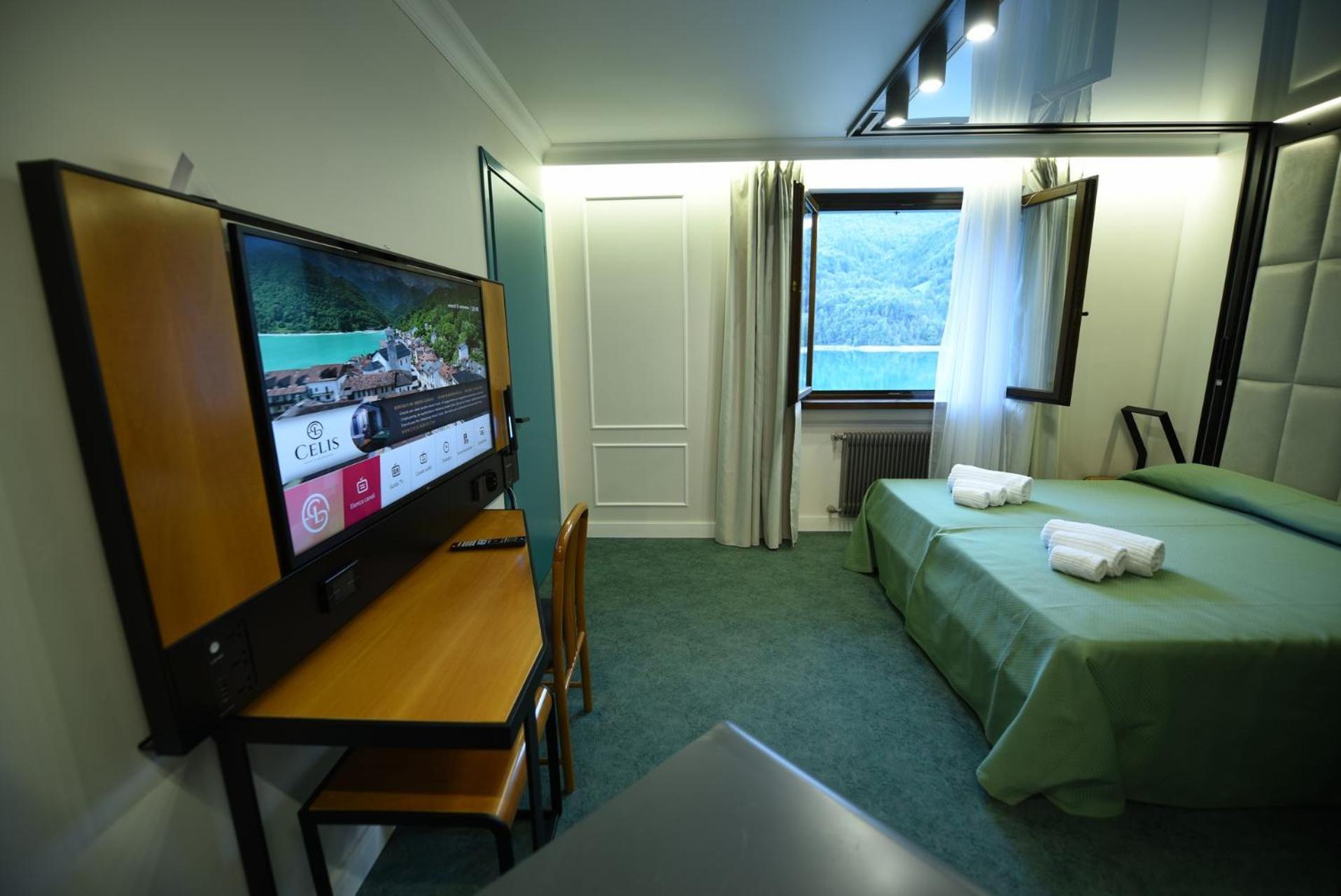 Hotel Celis บาร์ชิส ภายนอก รูปภาพ