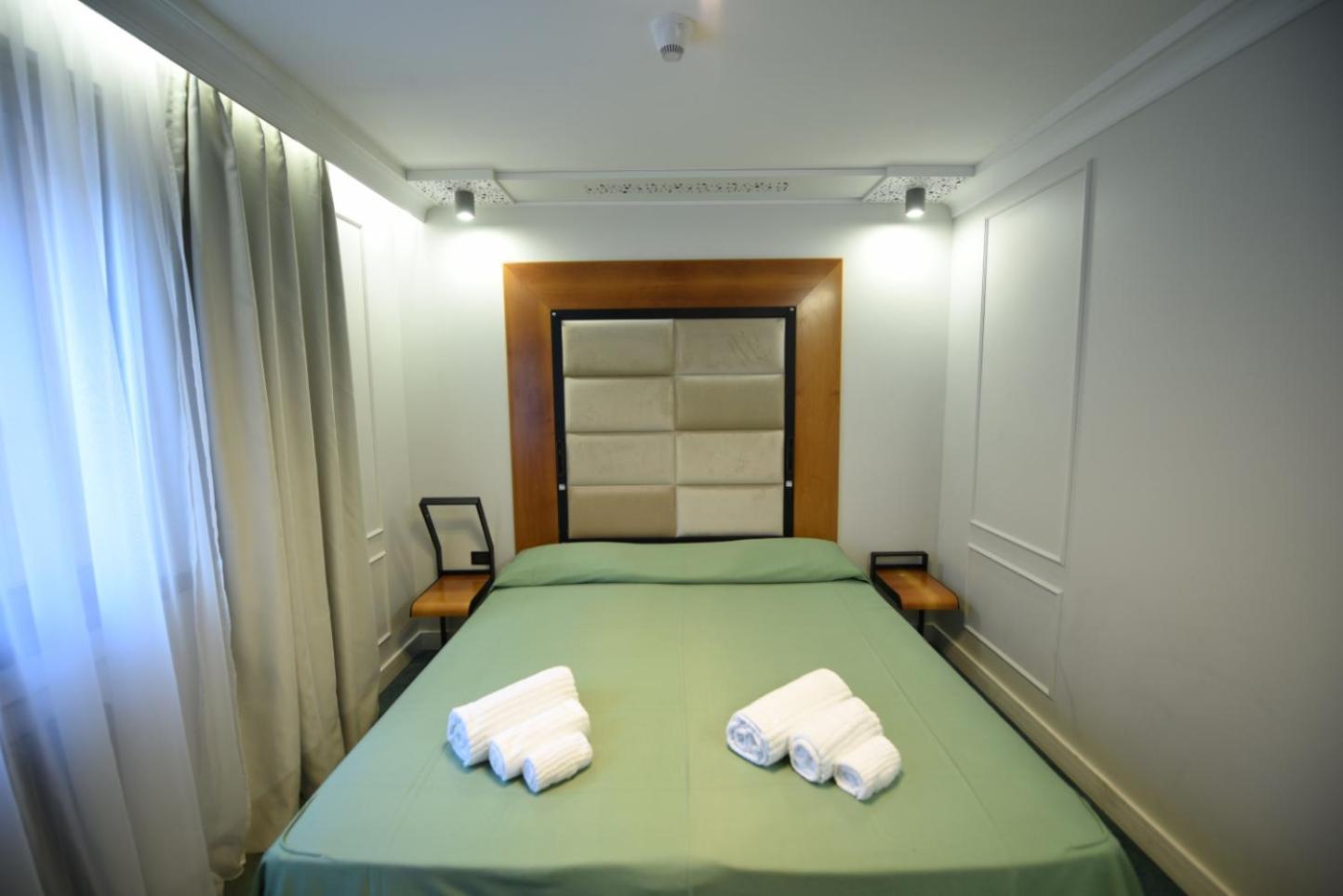 Hotel Celis บาร์ชิส ภายนอก รูปภาพ