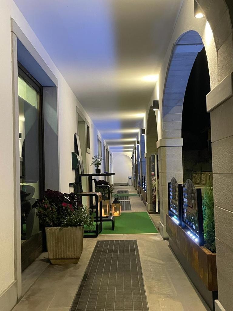 Hotel Celis บาร์ชิส ภายนอก รูปภาพ
